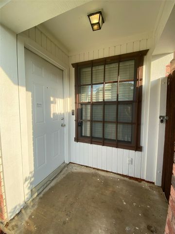 2022 Minnie Drive, Arlington, TX 76012