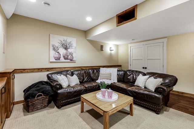 7844 Bent Tree Circle, Prior Lake, MN 55372