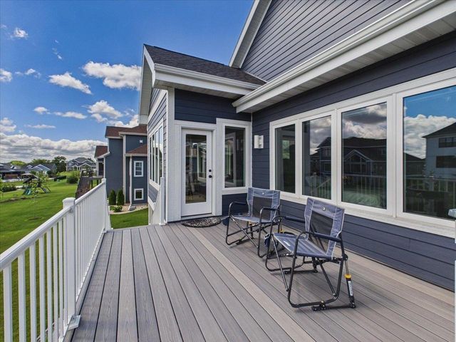 2012 Paris Lane, Cottage Grove, WI 53527