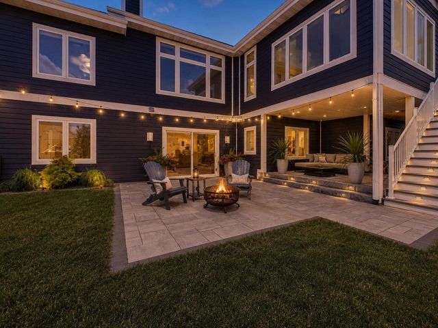 2012 Paris Lane, Cottage Grove, WI 53527