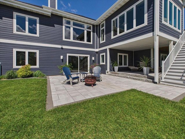 2012 Paris Lane, Cottage Grove, WI 53527