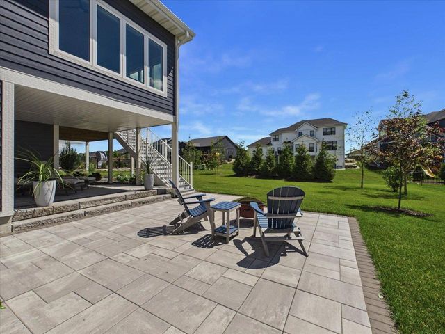 2012 Paris Lane, Cottage Grove, WI 53527