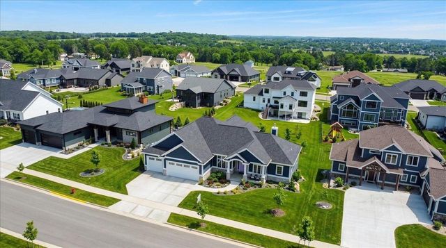 2012 Paris Lane, Cottage Grove, WI 53527