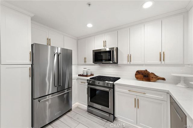 2123 Watermarke Place, Irvine, CA 92612