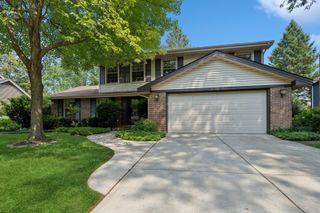 1218 Sussex Lane, Libertyville, IL 60048