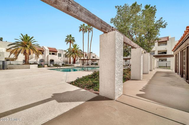 4730 W NORTHERN Avenue 2102, Glendale, AZ 85301