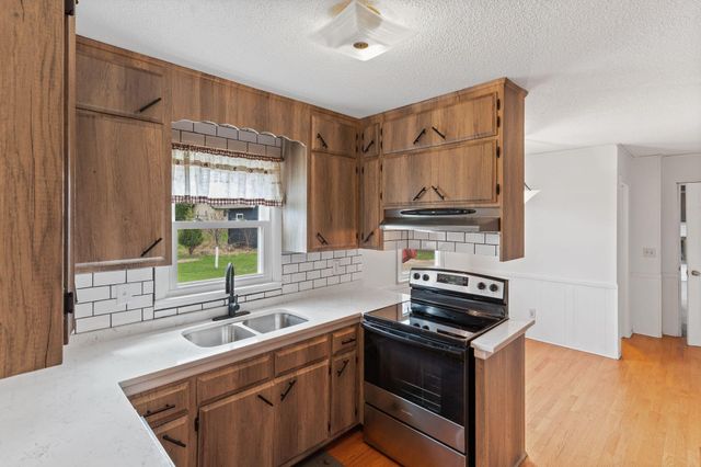 5271 Buchanan Street NE, Fridley, MN 55421