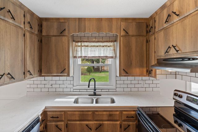 5271 Buchanan Street NE, Fridley, MN 55421
