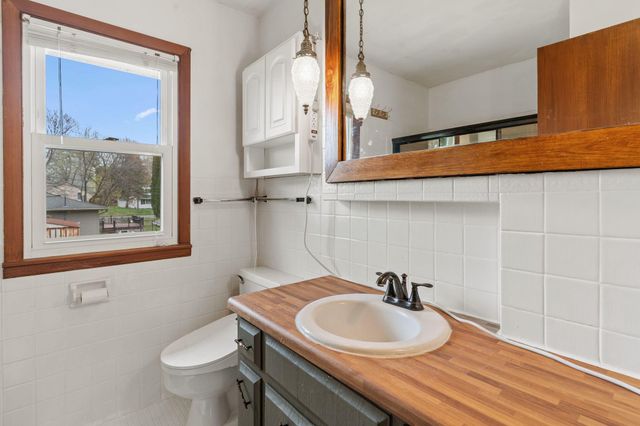 5271 Buchanan Street NE, Fridley, MN 55421