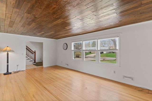 5271 Buchanan Street NE, Fridley, MN 55421