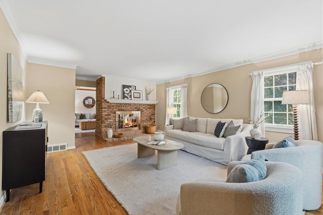 2425 Dorset Road, Upper Arlington, OH 43221