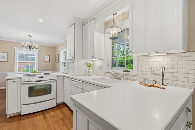 2425 Dorset Road, Upper Arlington, OH 43221