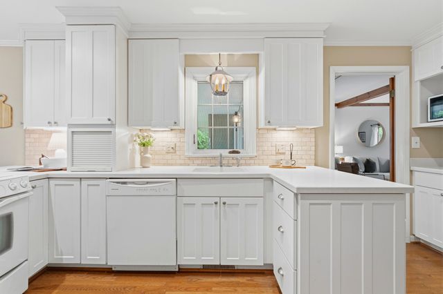 2425 Dorset Road, Upper Arlington, OH 43221