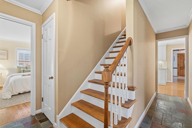 2425 Dorset Road, Upper Arlington, OH 43221
