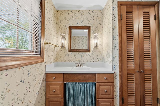 2425 Dorset Road, Upper Arlington, OH 43221