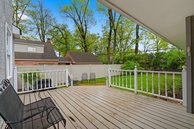 2425 Dorset Road, Upper Arlington, OH 43221
