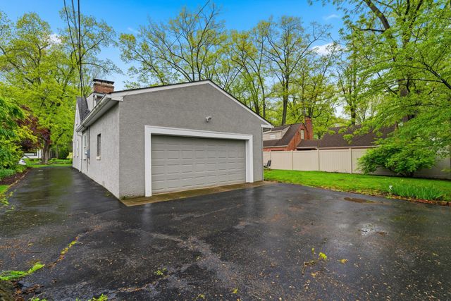 2425 Dorset Road, Upper Arlington, OH 43221