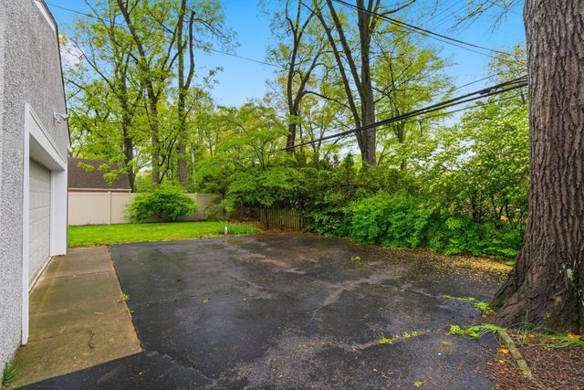 2425 Dorset Road, Upper Arlington, OH 43221