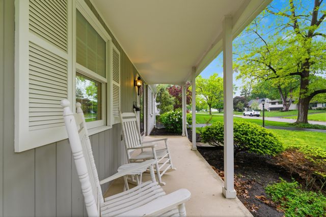 2425 Dorset Road, Upper Arlington, OH 43221