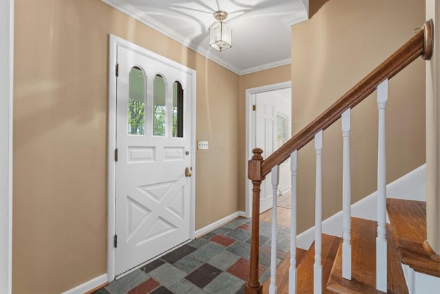 2425 Dorset Road, Upper Arlington, OH 43221