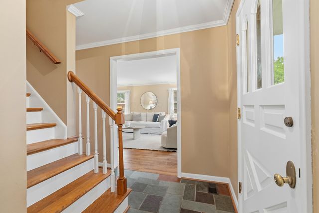 2425 Dorset Road, Upper Arlington, OH 43221
