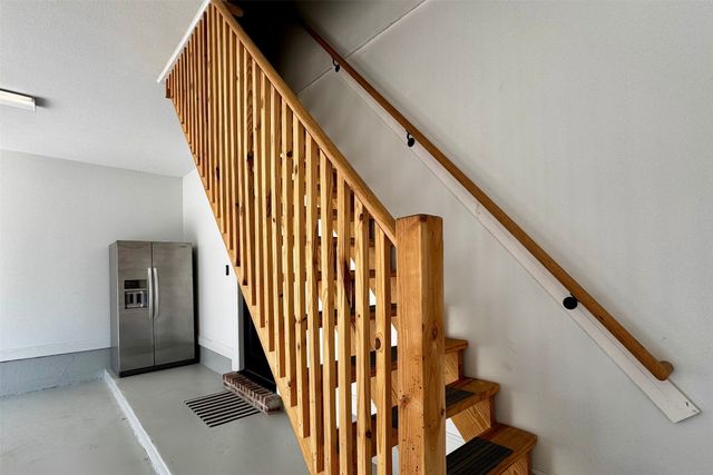 2068 Fairwoods Drive, Shreveport, LA 71106