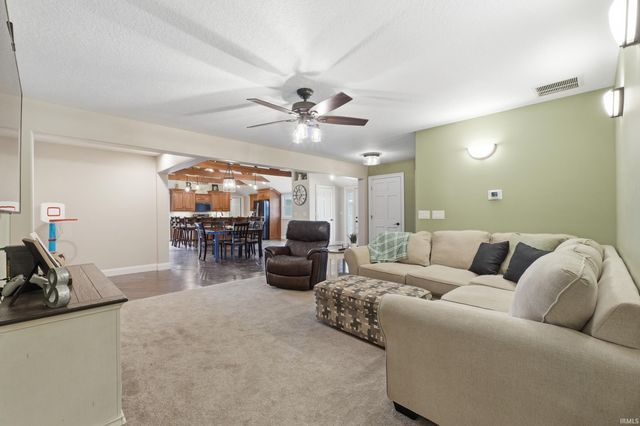 4279 W 100 N Road, Huntington, IN 46750
