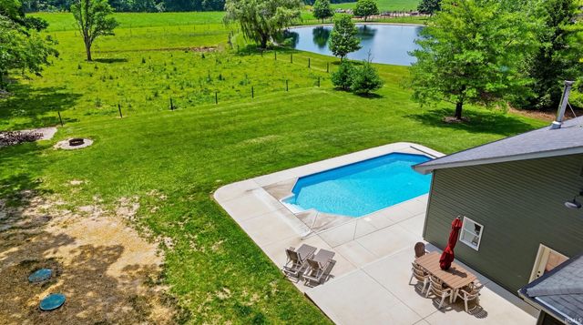 4279 W 100 N Road, Huntington, IN 46750