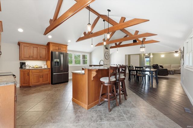 4279 W 100 N Road, Huntington, IN 46750