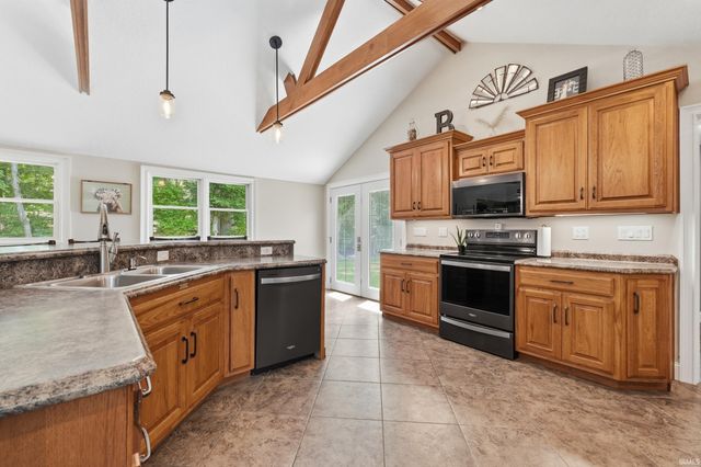 4279 W 100 N Road, Huntington, IN 46750