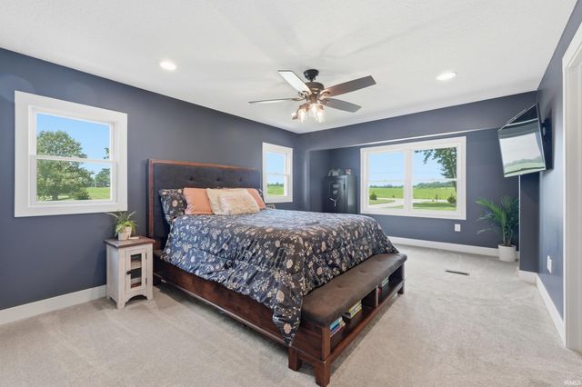 4279 W 100 N Road, Huntington, IN 46750