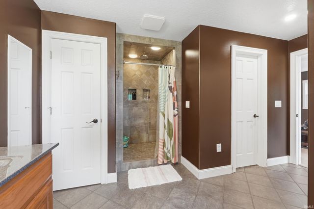4279 W 100 N Road, Huntington, IN 46750