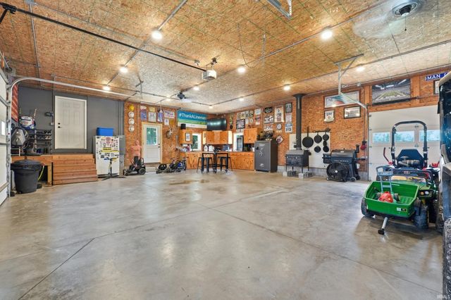4279 W 100 N Road, Huntington, IN 46750