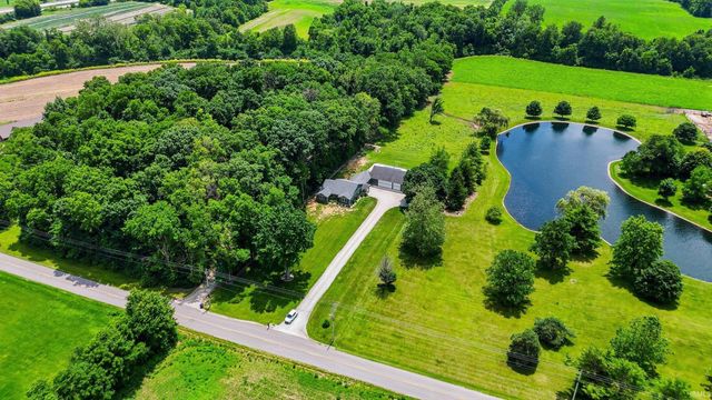 4279 W 100 N Road, Huntington, IN 46750