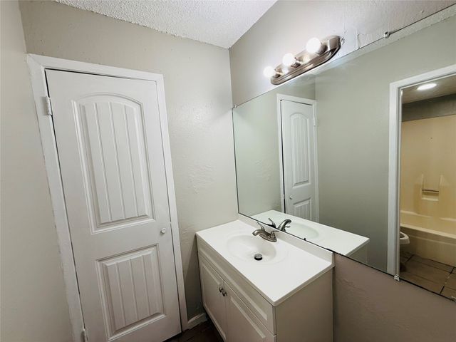 7152 Fair Oaks Avenue 1052, Dallas, TX 75231