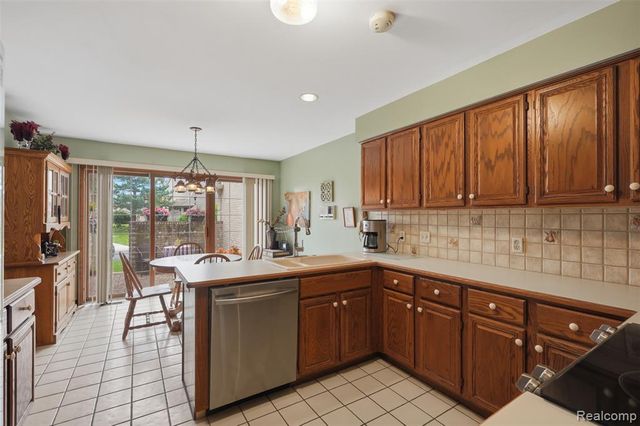 42675 Christina Drive, Sterling Heights, MI 48313
