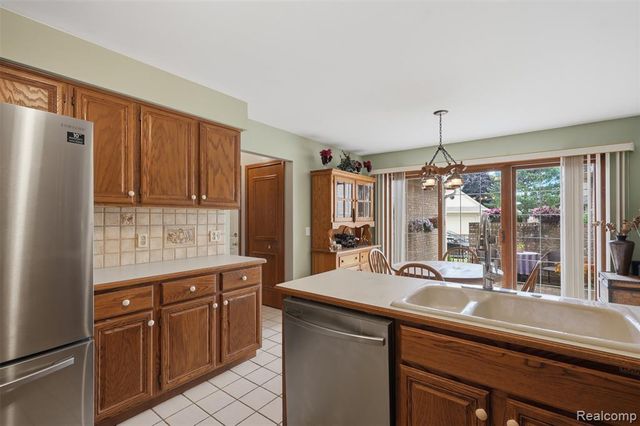 42675 Christina Drive, Sterling Heights, MI 48313