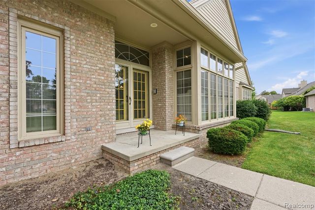 42675 Christina Drive, Sterling Heights, MI 48313