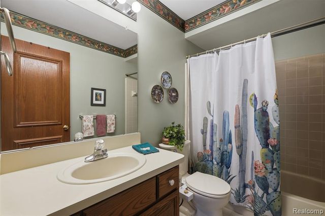 42675 Christina Drive, Sterling Heights, MI 48313