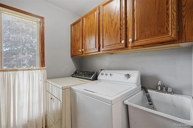 42675 Christina Drive, Sterling Heights, MI 48313