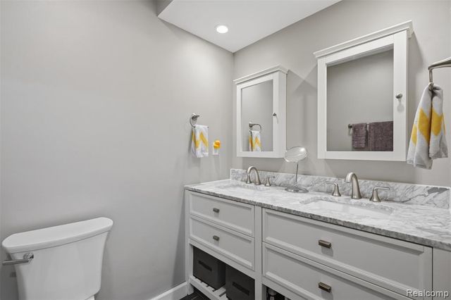 42675 Christina Drive, Sterling Heights, MI 48313