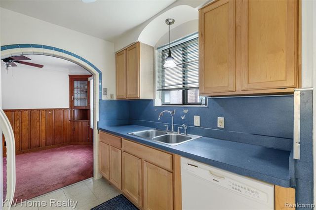 18910 Mansfield Street, Detroit, MI 48235