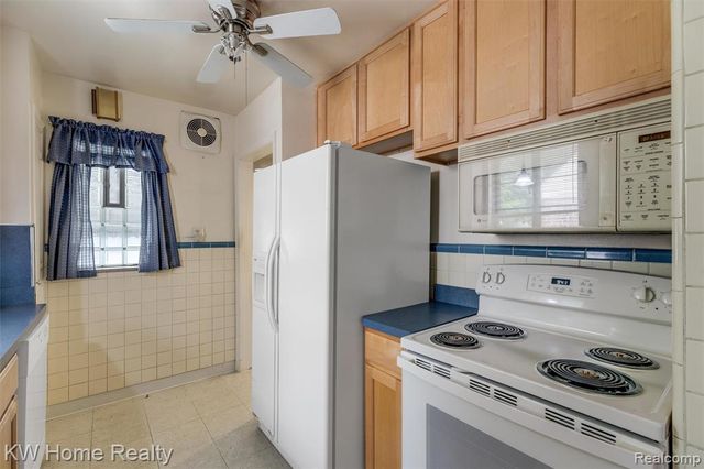 18910 Mansfield Street, Detroit, MI 48235