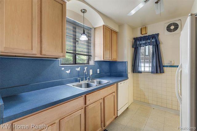 18910 Mansfield Street, Detroit, MI 48235
