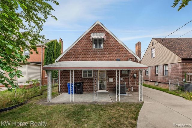 18910 Mansfield Street, Detroit, MI 48235