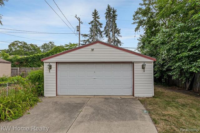 18910 Mansfield Street, Detroit, MI 48235