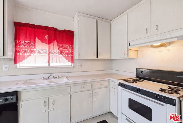 18611 Clark Street, Tarzana, CA 91356
