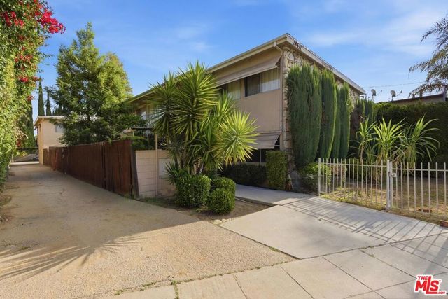 18611 Clark Street, Tarzana, CA 91356