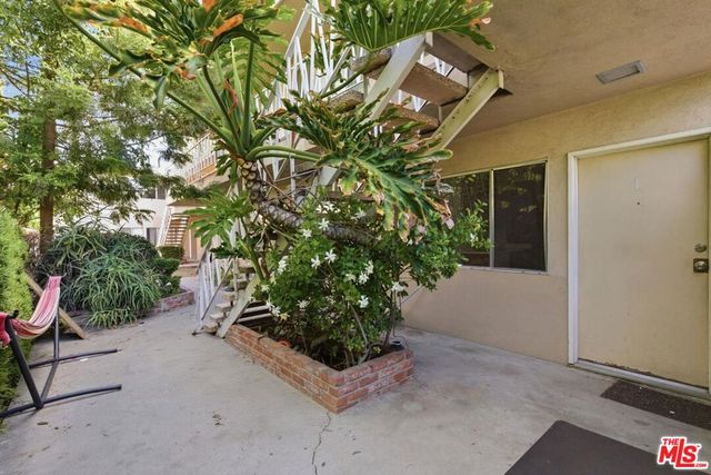 18611 Clark Street, Tarzana, CA 91356