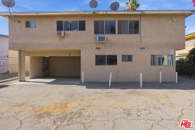 18611 Clark Street, Tarzana, CA 91356